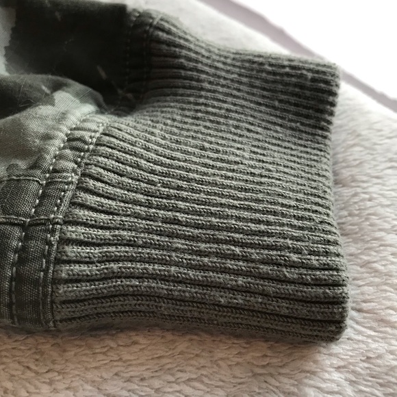 Billabong bomber style jacket with hood - Picture 4 of 6